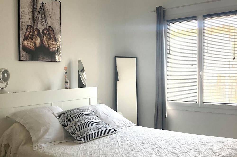 Warm house in the heart of Provence in Fontvieille, Arles region