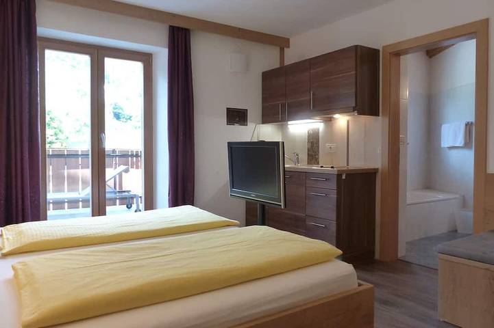 Appartamento intero, Mini apartment - for 2 pers. - large balcony in Caines, Val Passiria