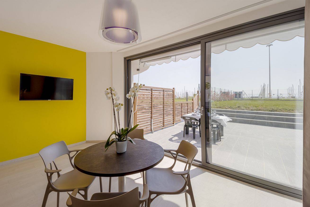 Ganze Wohnung, Ferienwohnung für 2 Personen in Santo Stefano al Mare, Riviera di Ponente