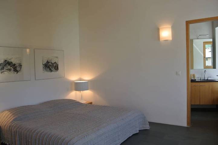 Ganze Wohnung, Geschmackvolle und luxuriös eingerichtete Wohnung im Herzen des ruhigen Malojas in Bregaglia, Sankt Moritz