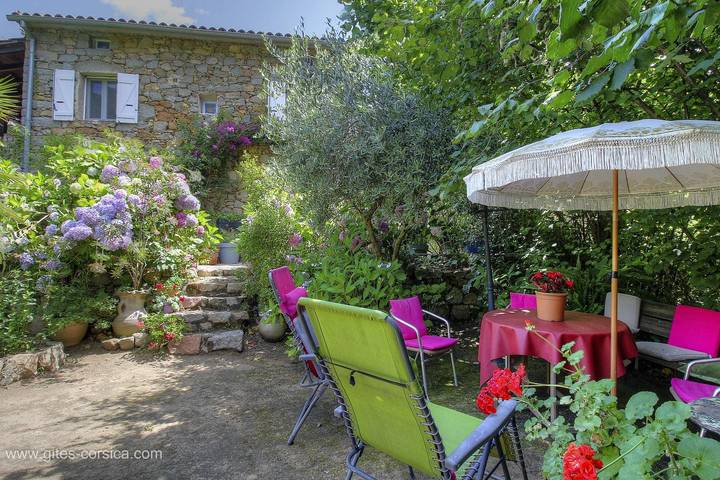 Gîte pour 2 personnes, avec Terrasse ainsi que Jardin et Vue à Valle-di-Mezzana