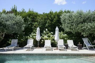 Vacation Rental for 8 Guests in Lauris, Parc naturel régional du Luberon, Picture 4