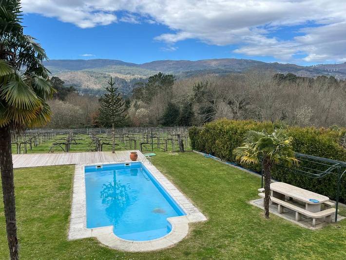 Location de vacances pour 12 personnes, avec piscine ainsi que vue et jardin à A Cañiza - 3
