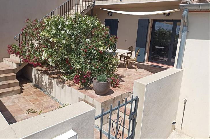 Holiday apartment for 2 people, with Terrace and Lake view as well as View in Bages (Aude)