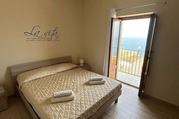 Dea Del Borgo Ferienhaus mit Meerblick in Sant'Ambrogio, Cefalù (gemeinde)