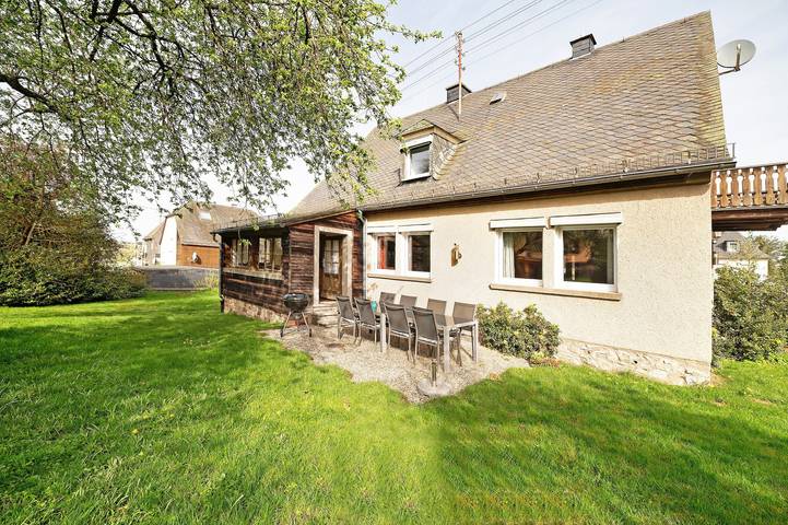 Ferienhaus für 8 Personen, mit Balkon und Garten in Morbach