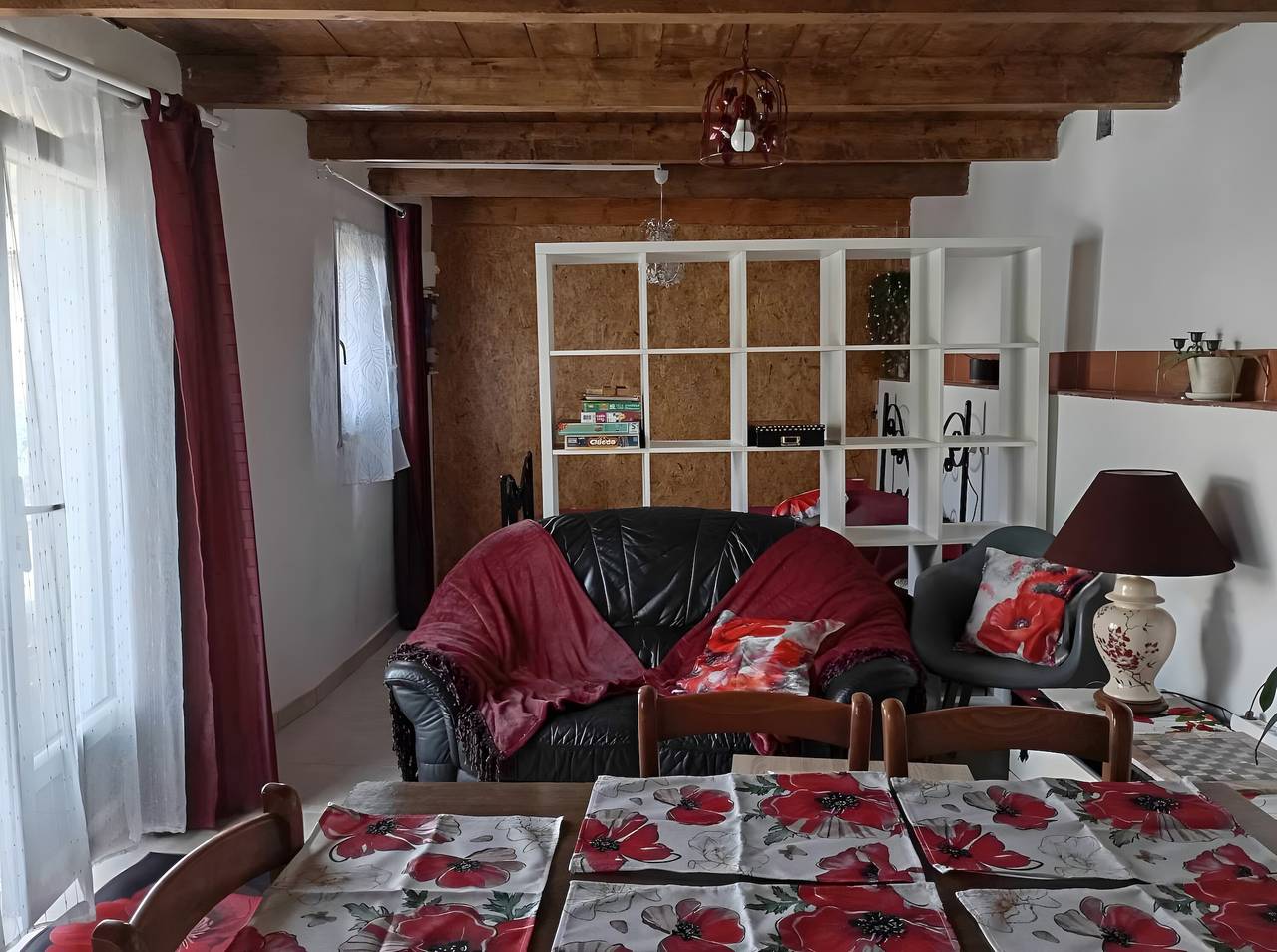 Cottage 'Gîte Les Coquelicots' with Shared Pool, Wi-Fi and Air Conditioning in Saint-Sébastien-d'Aigrefeuille, Cévennes