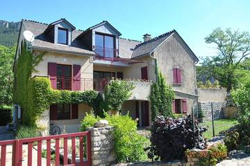 Cottage pour 14 personnes, avec jardin et terrasse à Ispagnac