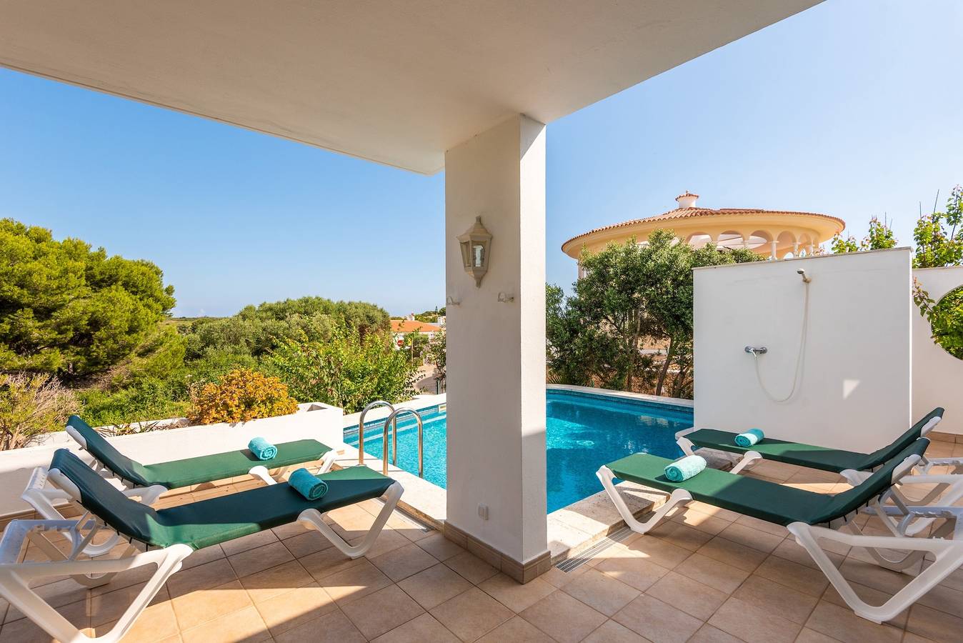 Charming "Villa Elena - Port Addaia" with Sea View, Pool, Wi-Fi, Terrace & Garden; Parking Available in Port d'Addaia, Es Mercadal