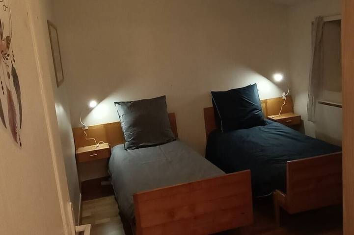 Location de vacances pour 6 personnes, avec jacuzzi ainsi que terrasse et jardin, animaux acceptés dans Le Plantay