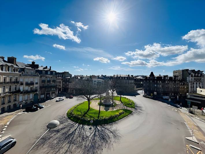 Entire apartment, La Suite Briand | Hypercentre in Reims, Marne