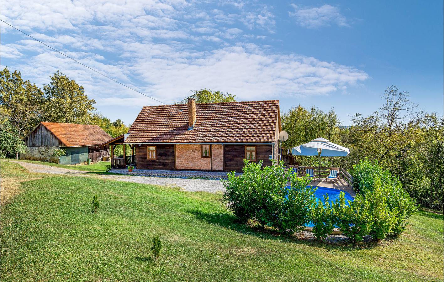 Geräumige 125 m² große Wohnung mit Terrasse, Grill und WLAN in Karlovac und Umgebung