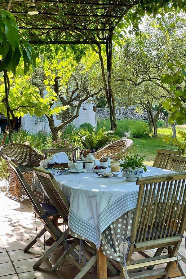 Chambre d’hôte pour 2 personnes, avec Terrasse et Jardin ainsi que Piscine et Sauna