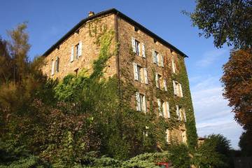 Location de vacances pour 30 personnes, avec jardin, animaux acceptés à Cordes-sur-Ciel
