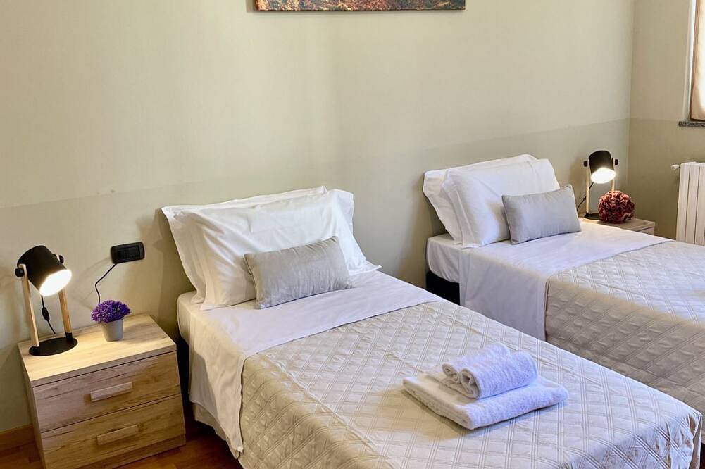 Entire apartment, Bnbook – Stylish Comfort and Quiet Living Near Milan, up to 6 personspacious 4-room apartment with a Provençal touch, surrounded by greenery and perfect for families or business stayswelcome to your peaceful retreat in Rho! Nestled inside a charming c in Rho, Milan Province