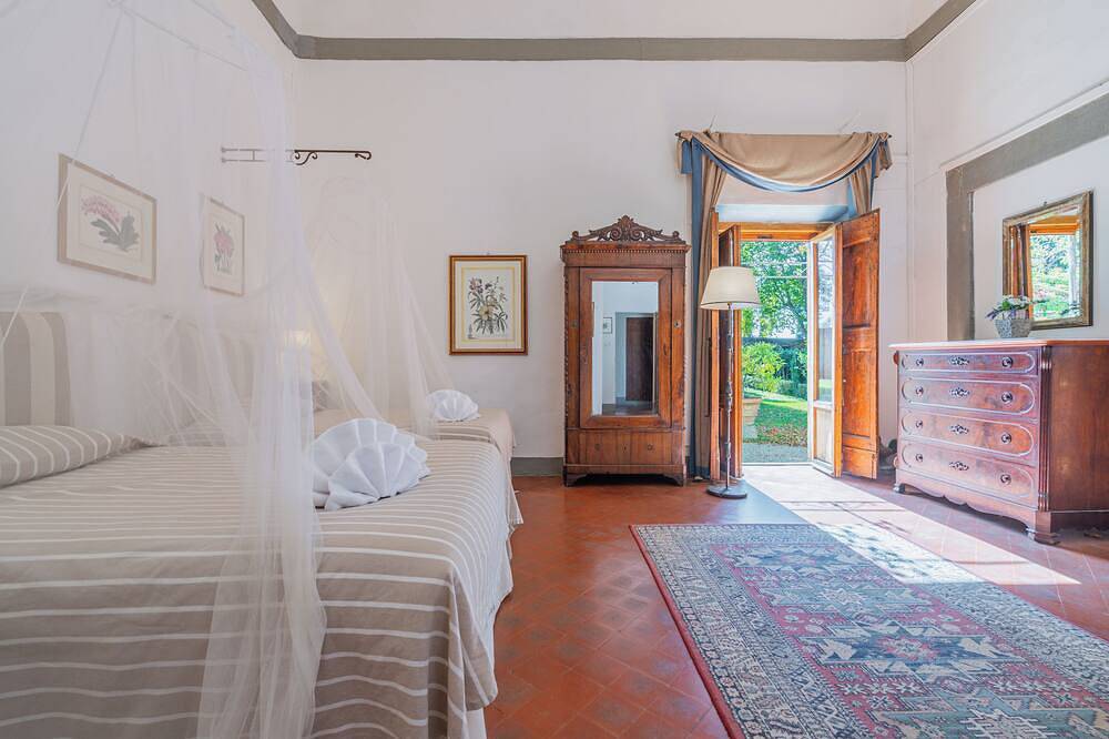 Spacious villa in Toscana with swimming pools - Near Florence Villa Casavecchia in San Casciano in Val di Pesa, Firenze province