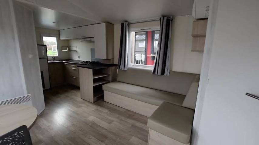 Mobil home pour 5 personnes, avec bassin pour enfant à Vic-sur-Cère - 3