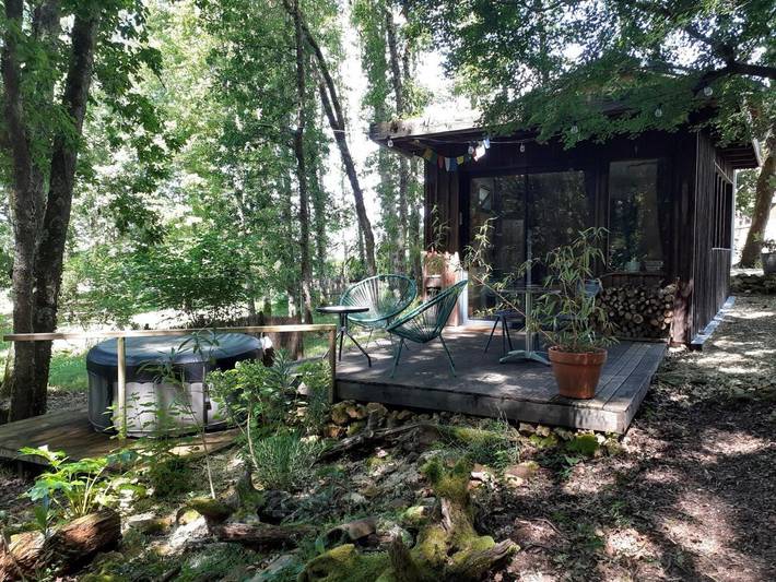 Location de vacances pour 2 personnes, avec jardin et jacuzzi à Couze-et-Saint-Front - 2