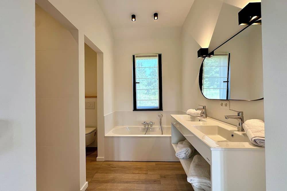 Ferme Valentour 24 beds, ideal for families and corporate seminars. in Gesves, Region Namur