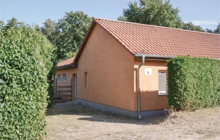 Ferienhaus für 10 Personen, mit Terrasse und Whirlpool sowie Pool und Sauna an der Müritz