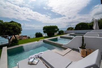 Gîte pour 2 personnes, avec vue et jardin à Afitos