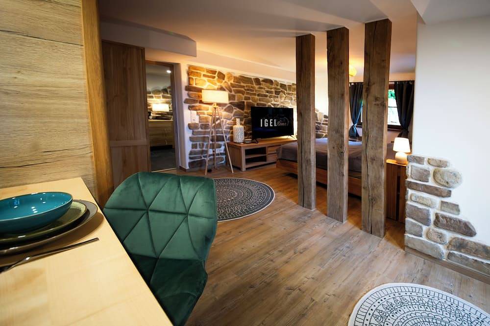 Ganze Wohnung, Teak - Ferienwohnung mit Aussicht , Haustierfreundlich mit Wellnessbereich in Hersdorf, Naturpark Hohes Venn-Eifel