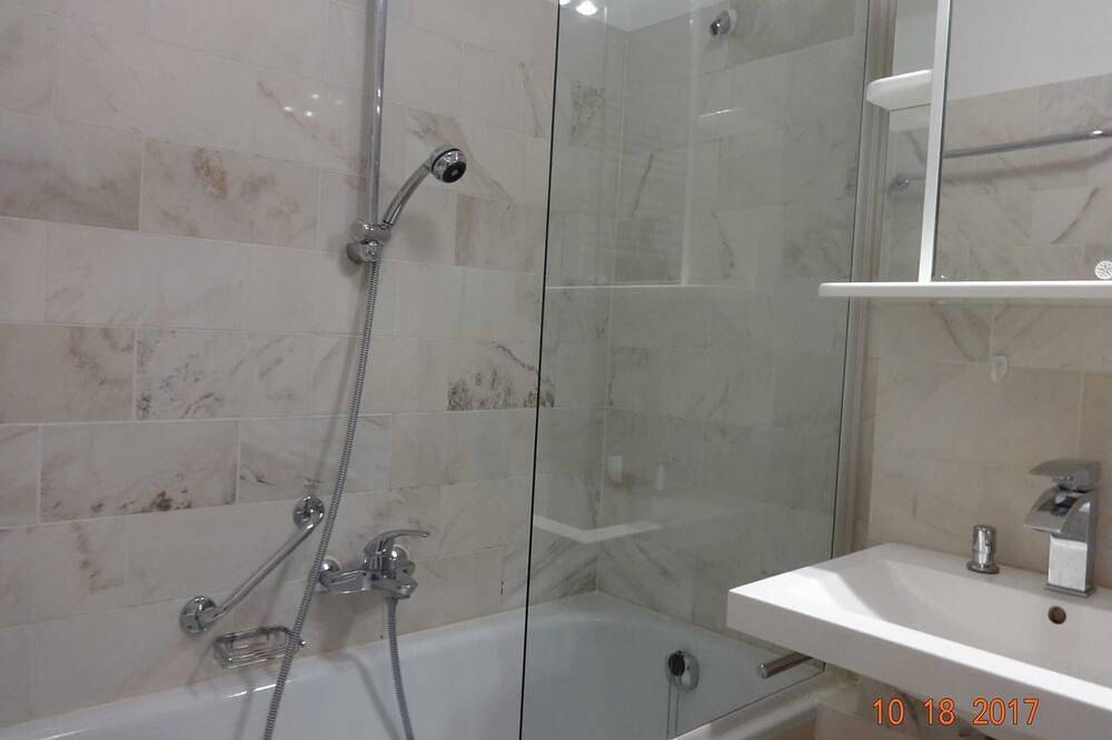 Entire apartment, 3 room maisonette -, apartment no. 8 in the Dr. med. Gaertner plant in Bad Wiessee, Bavarian Alps