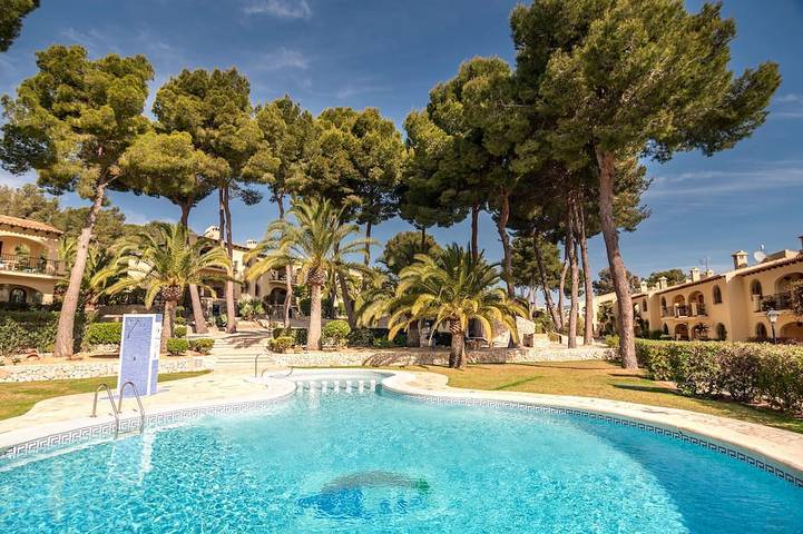 Ferienwohnung für 4 Personen, mit Balkon und Garten sowie Pool - 1
