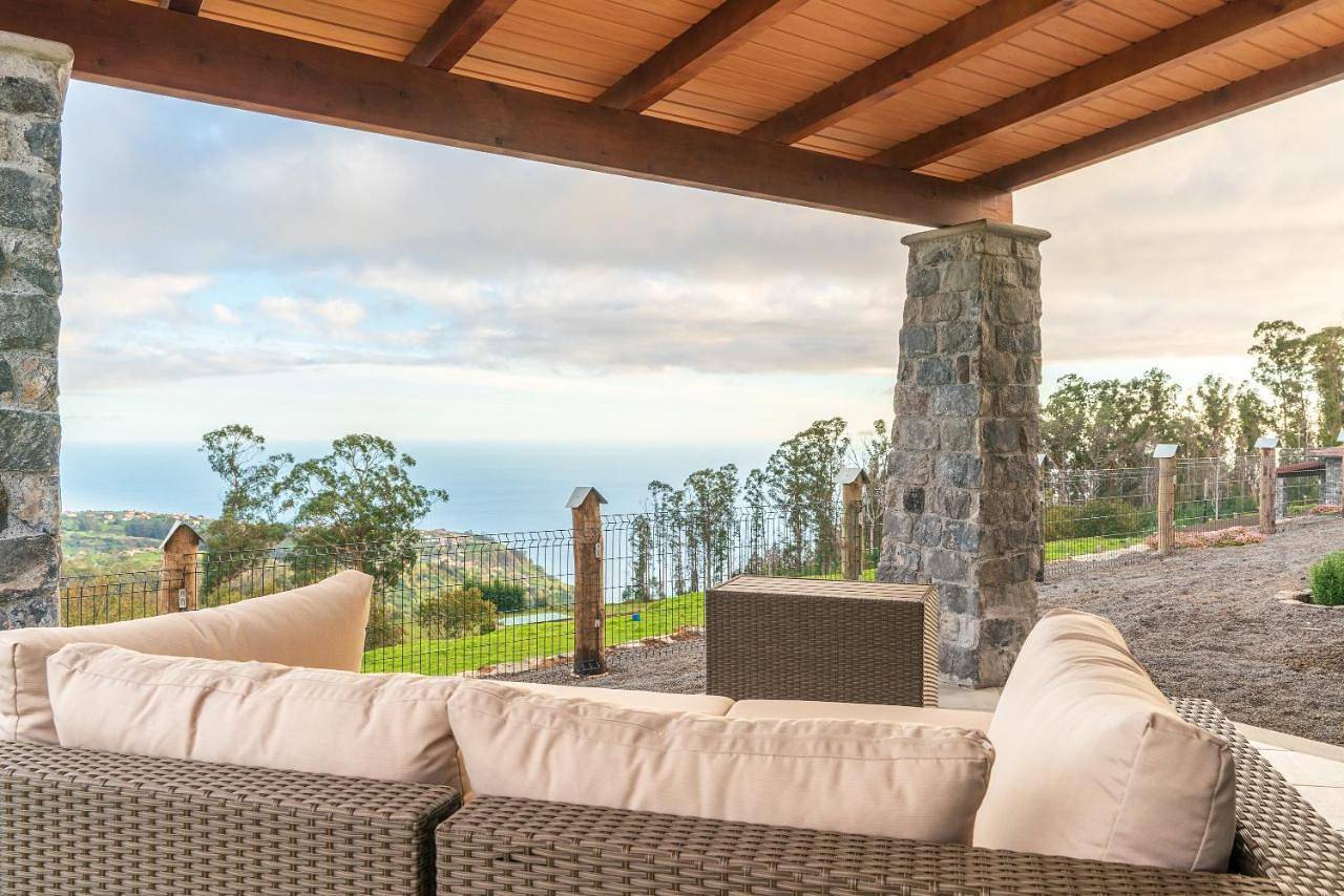 Rochão Village by Rent2U, Lda in Arco da Calheta, Madeira