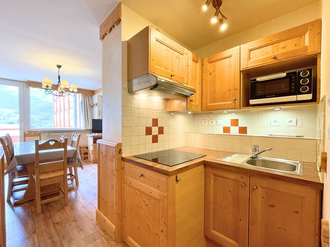 Apartamento entero, Apartamento dúplex para 6 con cocina equipada en Les Menuires in Les Menuires, Saint-Martin-de-Belleville
