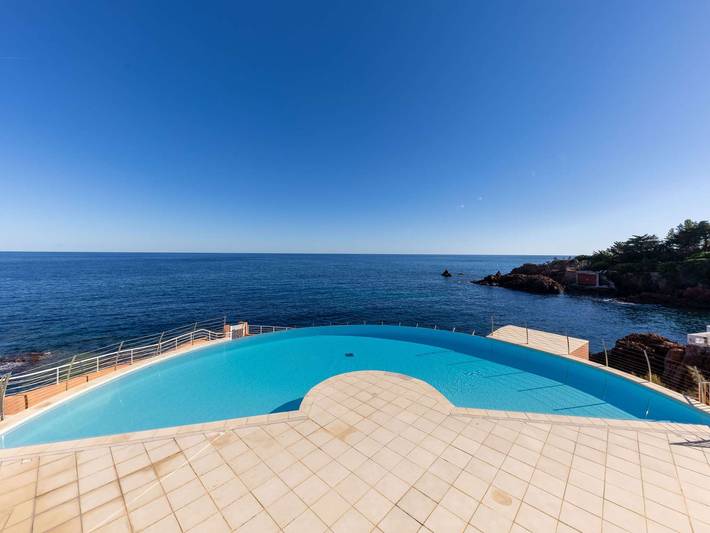 Ganze Wohnung, Studio Panoramablick, Klima, Pool - 4 Pers. in Le Trayas, Saint-Raphaël