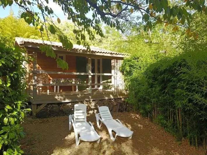 Chalet pour 5 personnes, avec bassin pour enfant ainsi que sauna et jacuzzi dans Massif central