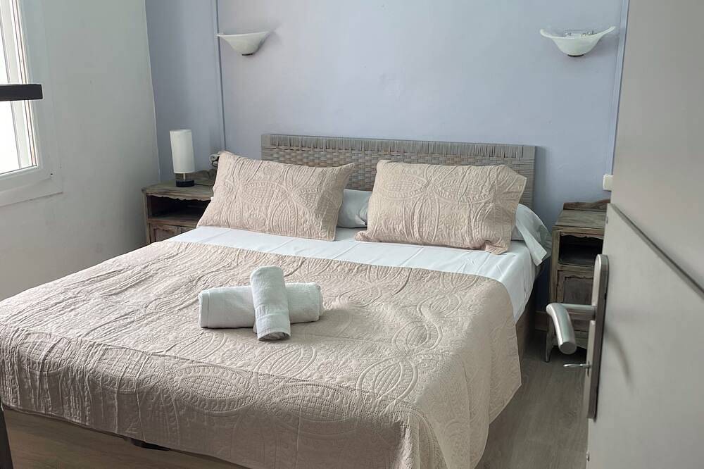 Villa vue sur mer calme 2,5 km de la plage  piscine au sel /trois chambres in els Masos de Pals, Pals