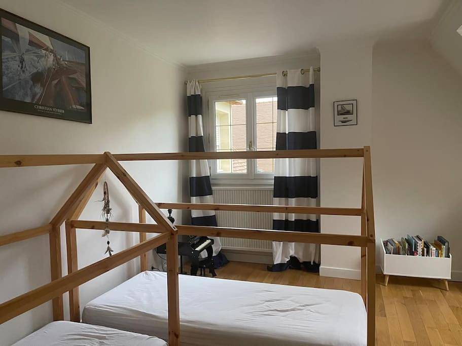 One-Bedroom House in Lamorlaye, Oise