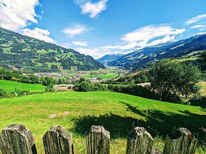Ferienhaus für 5 Personen, mit Garten und Ausblick in Hainzenberg