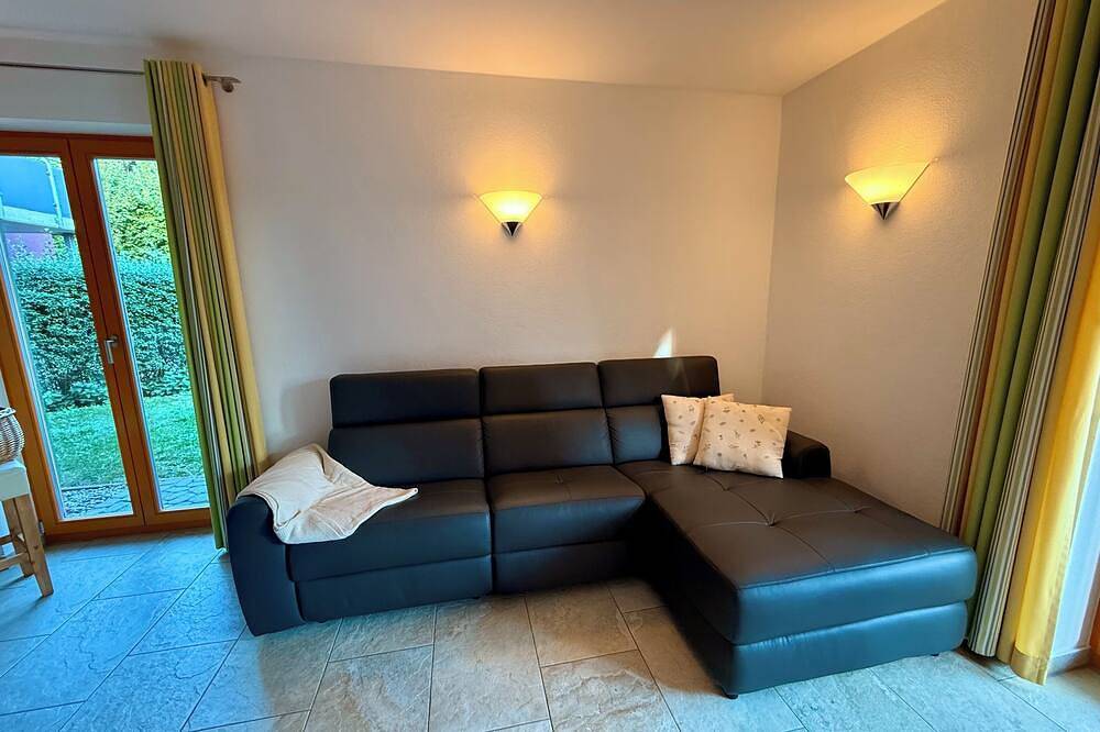 Wohlfühlzeit grünes Häuschen mit Sauna, 5 * am See in Garden (Lohmen), Lohmen