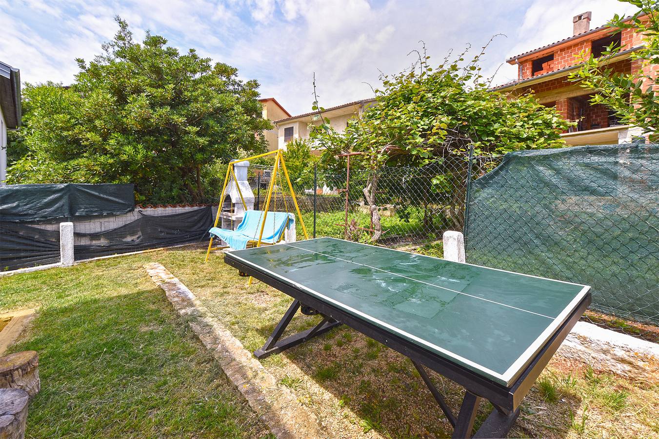 Ganze Wohnung, Ferienwohnung für 3 Personen mit Terrasse in Pjescana Uvala, Südküste Istrien
