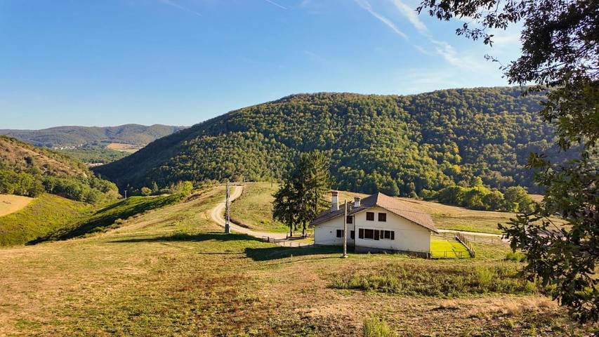 Casa rural con piscina para 14 personas, con Terraza además de Jardín y Piscina en Navarra