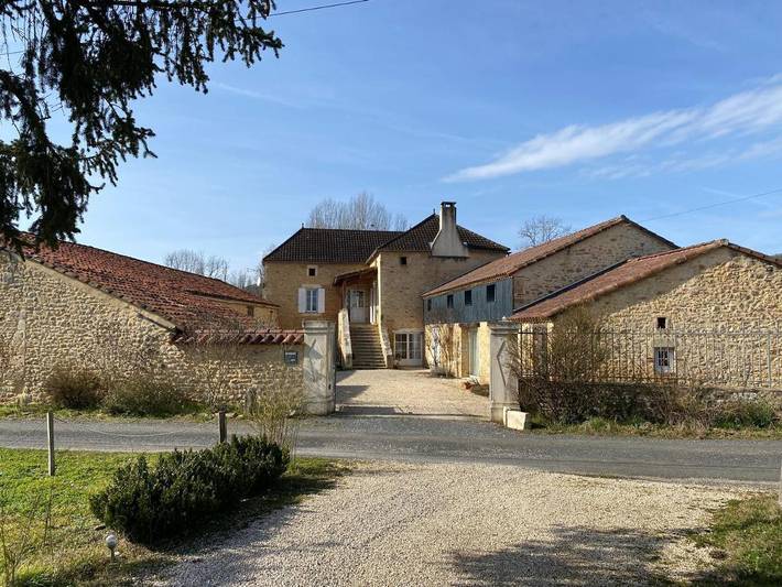 Gîte pour 2 personnes, avec sauna ainsi que jardin et piscine à Duravel