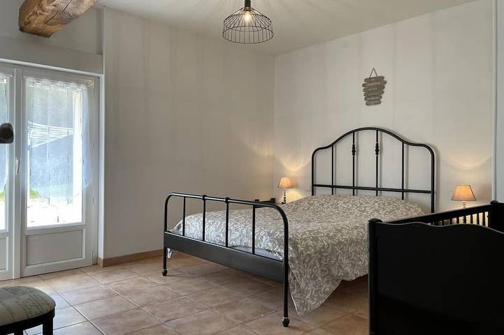 Gîte pour 4 personnes, avec jardin et piscine à Cressanges - 3