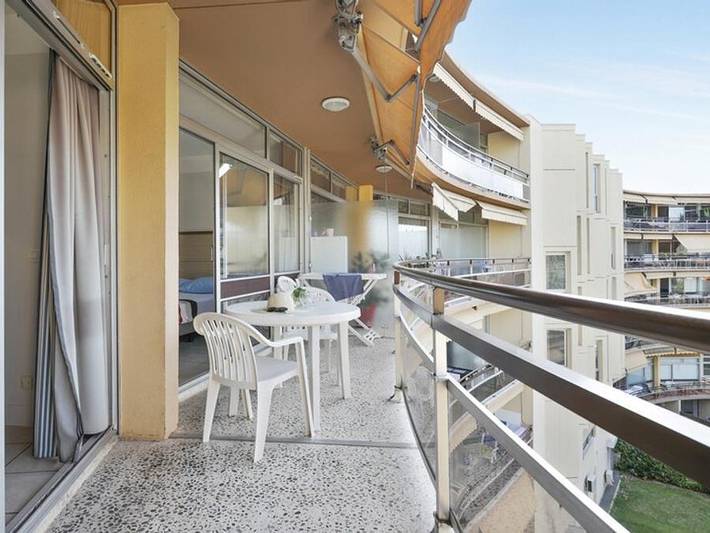 Location de vacances pour 6 personnes, avec bassin pour enfant, animaux acceptés à Saint-Laurent-du-Var - 2