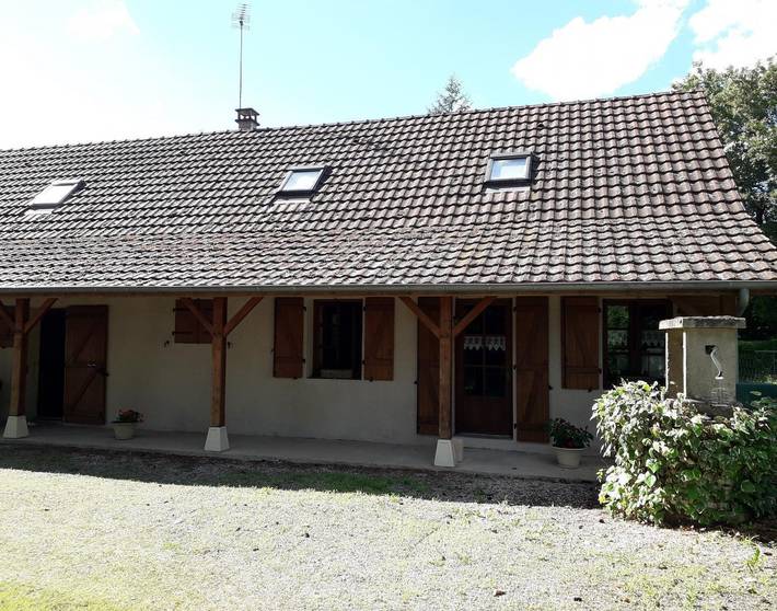 Gîte pour 3 personnes, avec jardin, animaux acceptés dans Tronchy