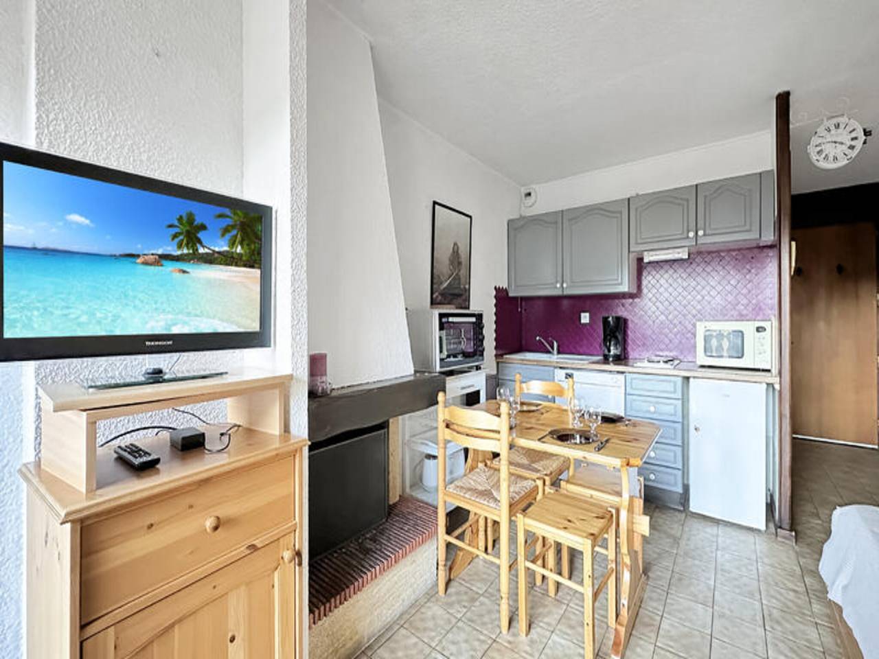 Ganze Wohnung, Ferienhaus in den Alpen mit Blick auf die Skipisten in Les Carroz, Arâches-la-Frasse
