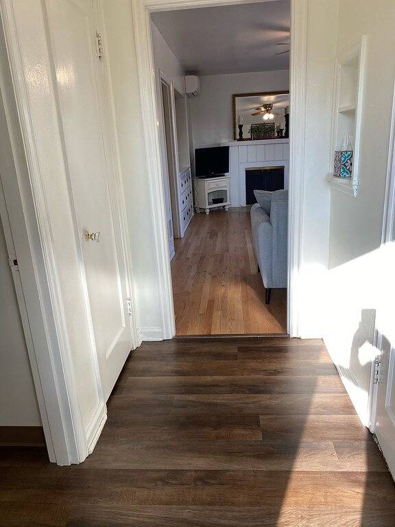 Ganze Wohnung, Unit C at the Manor House Month to Month in Salem (OR), Willamette Valley