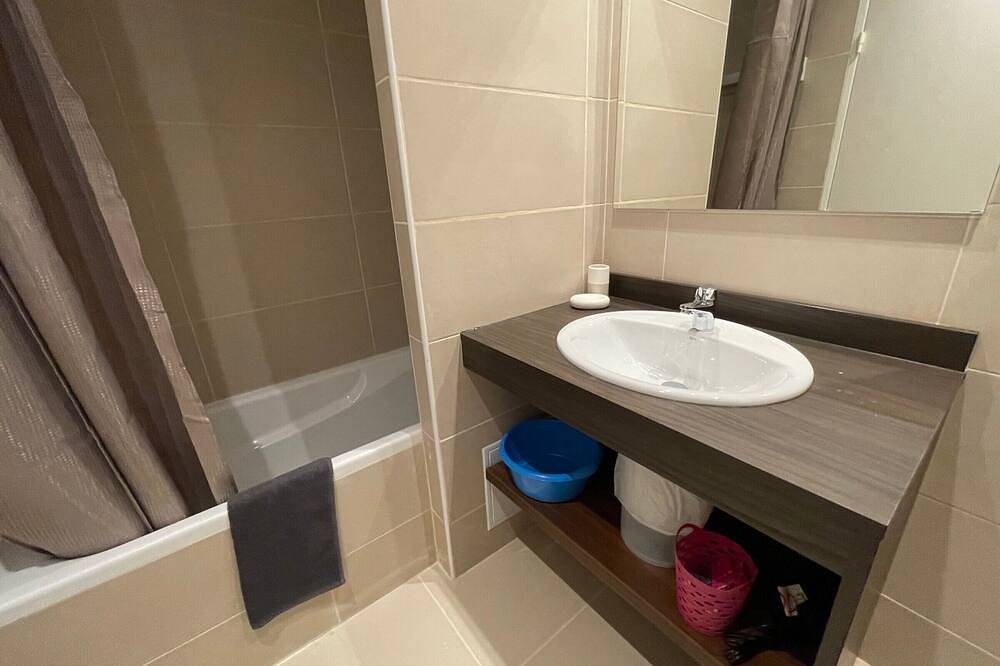 Appartement entier, Studio cabine à Gourette, 6 pers, piscine, animaux admis in Gourette, Eaux-Bonnes