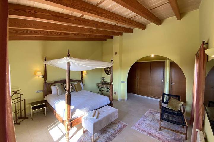 Finca Las Tortugas, fantastic views180G large heated pool, high standard in Santa Margalida, Mallorca Norte