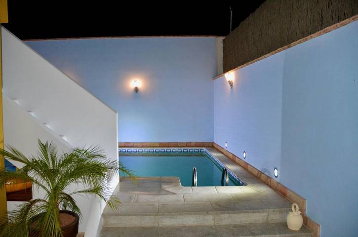 Apartamento para 8 personas, con Balcón y Terraza además de Jardín y Piscina en Alzira