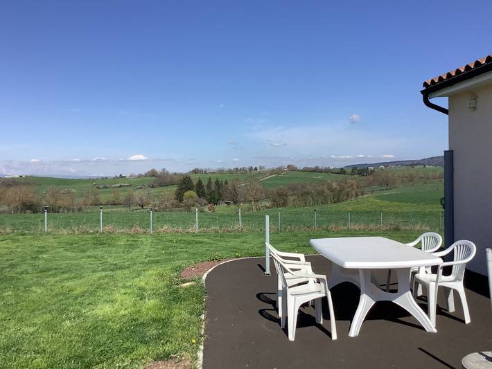 Gîte pour 4 personnes, avec terrasse et jardin dans le Cantal - 4