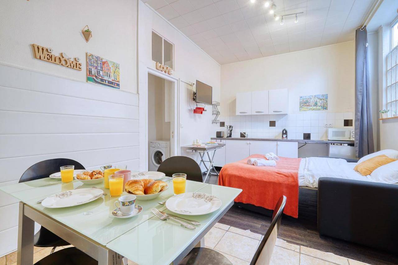 Appartement entier, Apartment - Ground Floor in Les Lilas, Seine-Saint-Denis