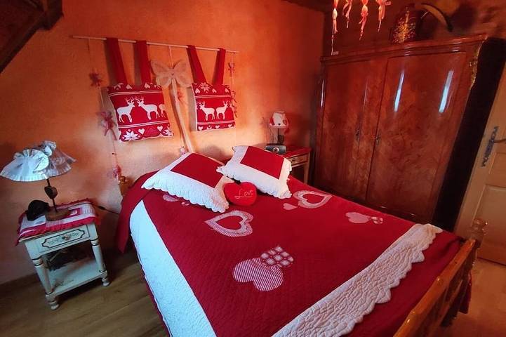 Gîte pour 8 personnes, avec balcon dans Saint-Jean-Montclar - 2